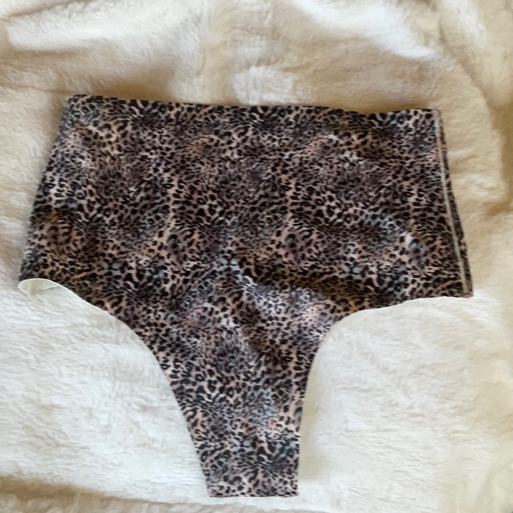 NWOT Body Hush shapewear panty S